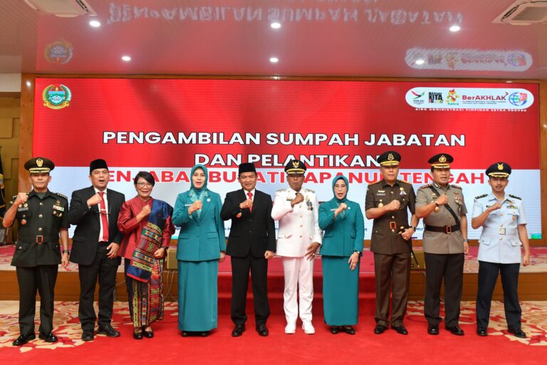 Pj Gubernur Sumut Hassanudin Lantik Pj Bupati Tapteng