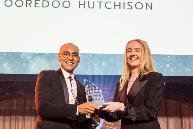 Indosat Ooredoo Hutchison Borong Penghargaan World Communications Award 2023 Atas Keberhasilan Integrasi Jaringan dan Komitmen pada Marvelous Experience