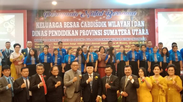 Cabdisdik Wilayah I – Disdik Provsu Khidmat Rayakan Natal, Kadisdik Asren : Pengajar Tidak Boleh Mengeluh