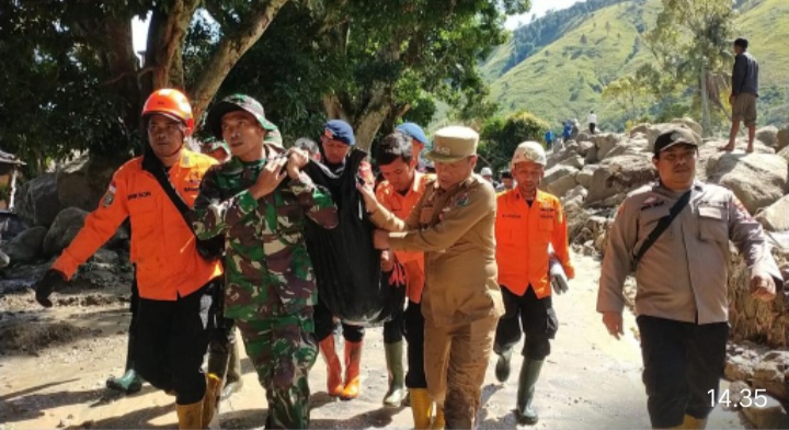 Polda Sumut Tambah Jumlah Personel Percepat Pencarian Korban Longsor di Humbahas, Kabid Humas: 3 Orang Telah Ditemukan