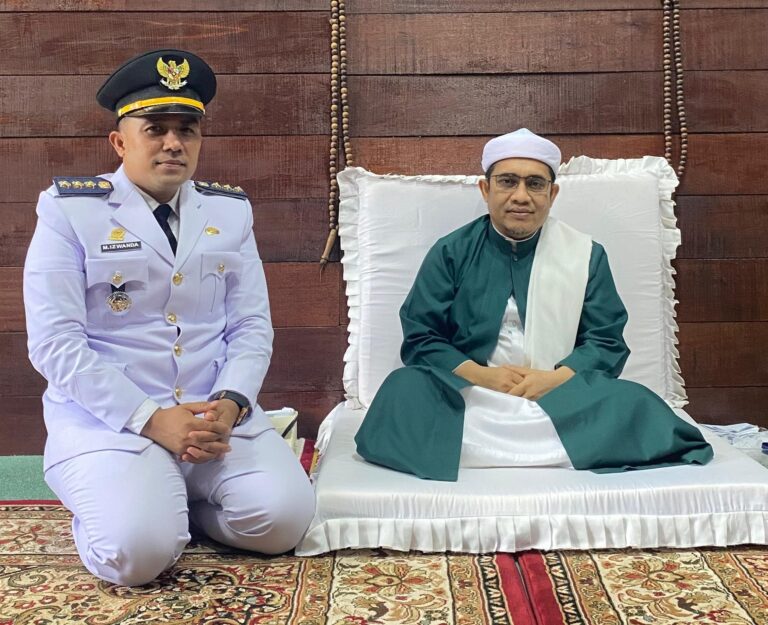 Sebelum Dilantik, Camat Padang Tualang Minta Doa Restu ke Tuan Guru Babussalam