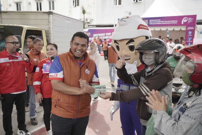 Bulan K3, Pertamina Patra Niaga Sampaikan Safety Campaign kepada Pelanggan di SPBU