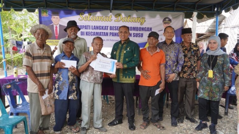 Pj Bupati Langkat Faisal Hasrimy Puji Kerja Nyata Kades Pintu Air dan Camat P. Susu