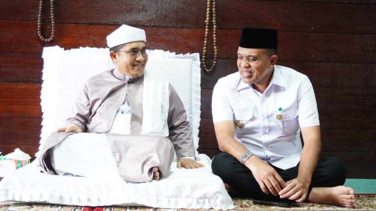 Pj Bupati Langkat Silaturahmi dengan Tuan Guru Babussalaam