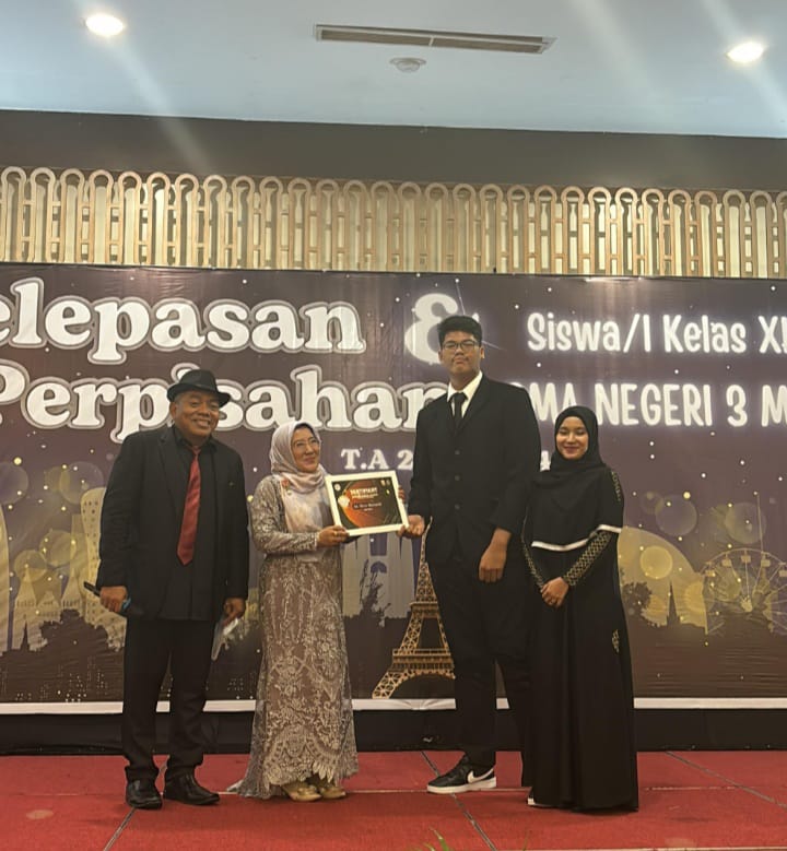 10 Siswa Terima Nominasi Hadiah di Pelepasan SMAN 3 Medan