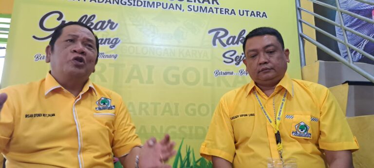 Diiringi Kader Golkar, Mantan Wali Kota Padangsidimpuan Ambil Formulir