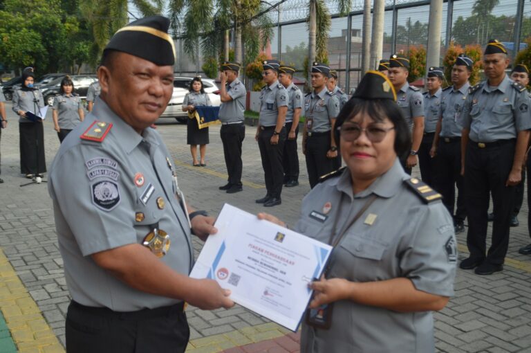 Lapas Medan Apresiasi Petugas Teladan