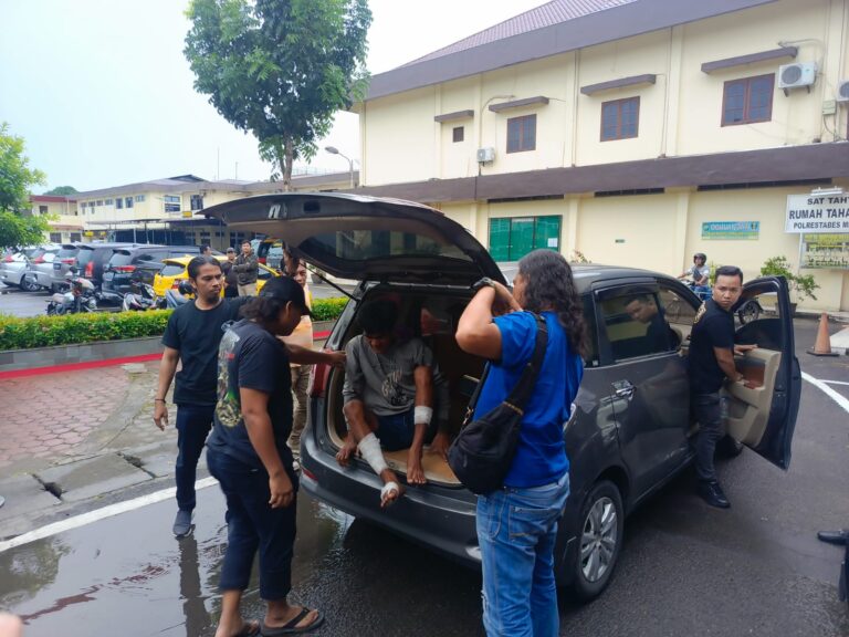 Polisi Tembak Komplotan Begal Sadis di Medan