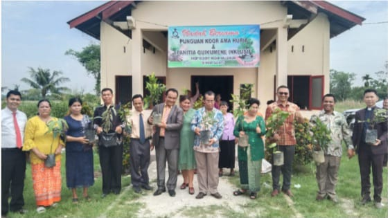 Punguan Kategorial Koor Ama Huria dan Panitia Oikumen Inklusif Gereja HKBP Pagaran Nauli Resort Medan Millenium Berbagi Kasih