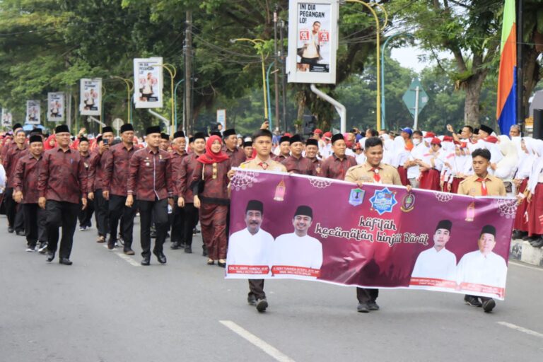 Wali Kota Binjai Lepas Pawai Taaruf Pembukaan MTQ Ke-55 Tingkat Kota Binjai