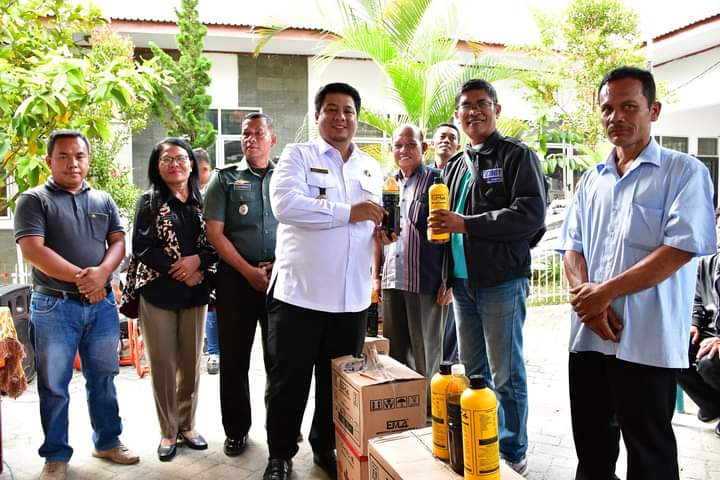 Bupati Samosir Salurkan Pupuk – Alsintan untuk 245 Kelompok Tani