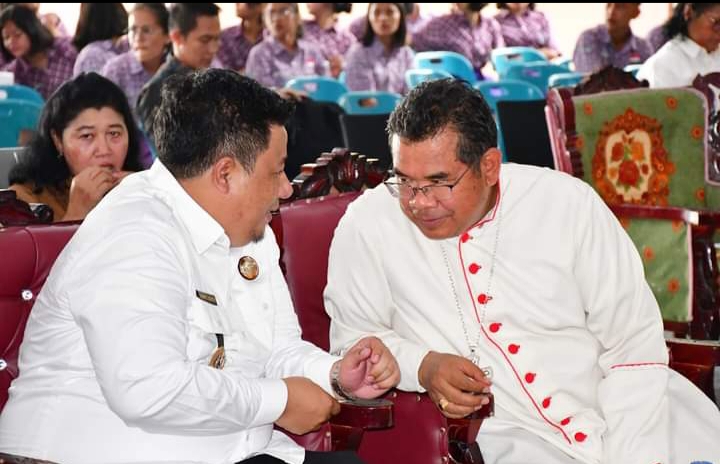 Uskup Agung Medan Mgr Kornelius Sipayung Apresiasi Bupati Samosir
