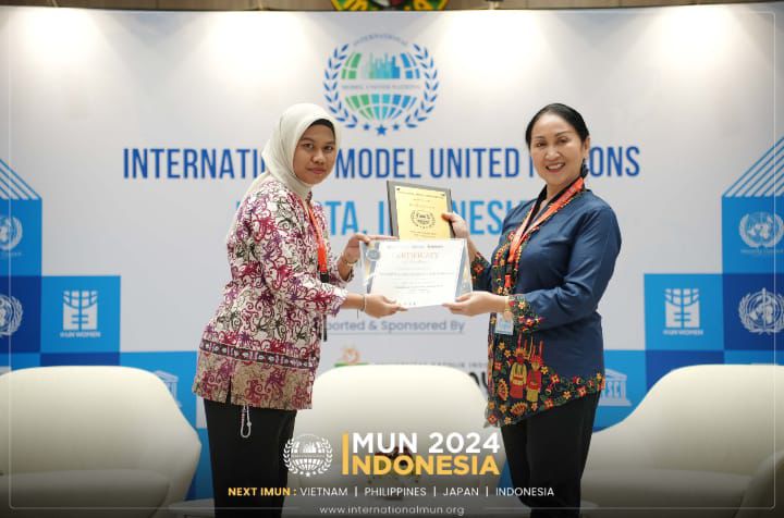 Mahasiswi STIH Graha Kirana Salsabyla Harahap Raih Best Delegate di Ajang IMUN Conference