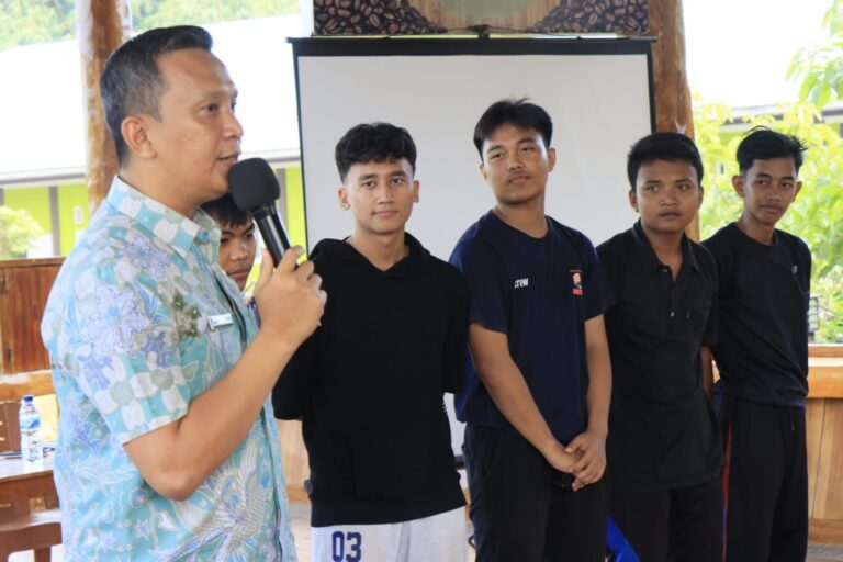 Jadi Narasumber MPLS SMA PABA, Kadis Kominfo Berpesan Untuk Bijak Gunakan Media Sosial