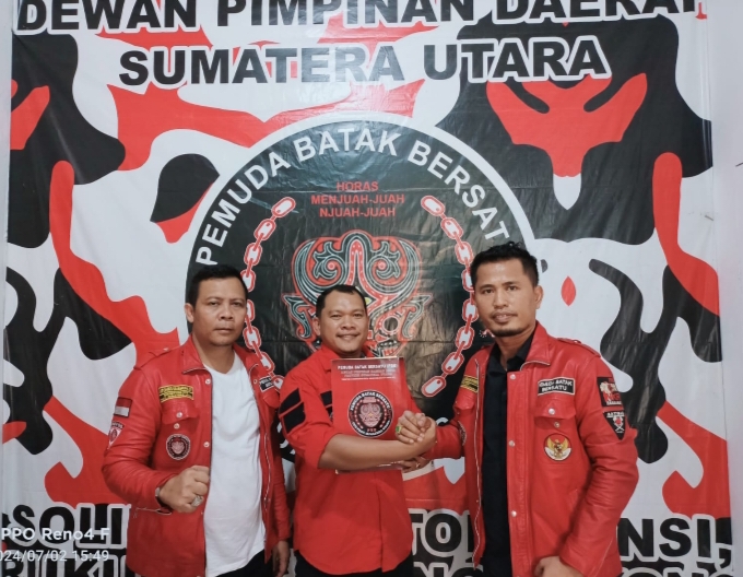Ketua DPD PBB Sumut Serahkan SK Kepada Edi Epron