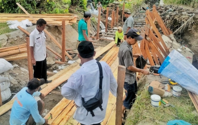 Masyarkat Kecamatan Pematang Bandar Harapkan Bupati Simalungun Perbaiki Irigasi Jebol