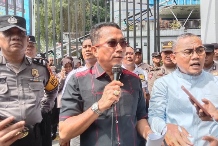 Tolak Parkir Berlangganan, Puluhan Jukir Geruduk Kantor DPRD Medan