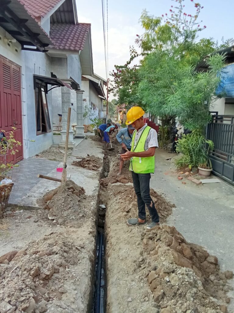 PUPR Binjai Lakukan Pemasangan Pipa PDAM Kepada Masyarakat secara Gratis
