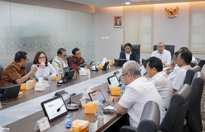 Pimpin Rapim di Sela-sela Kunker di Kota Bekasi, Menteri AHY Pastikan Seluruh Jajaran Menuntaskan Target-target Program