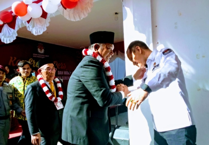 Paslon Irsan – Ali Daftar Pilkada Padangsidimpuan di KPU