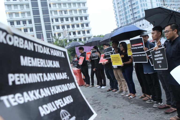 Ikut Aksi Kamisan, KKJ Sumut Desak Pomdam I/BB Tetapkan Koptu HB Tersangka