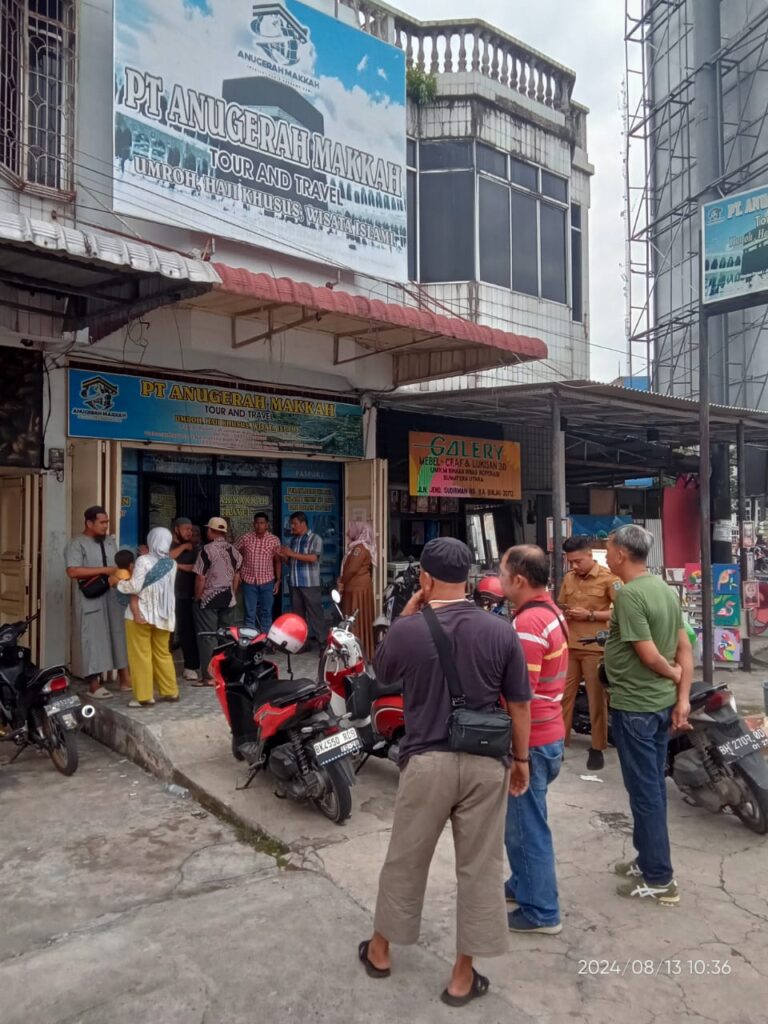 Puluhan Jemaah Umroh Merasa Tertipu Travel PT AM
