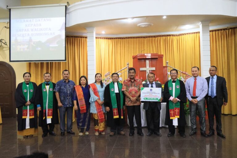 Pemko Binjai Serahkan Bantuan Dana Hibah ke Sejumlah Gereja