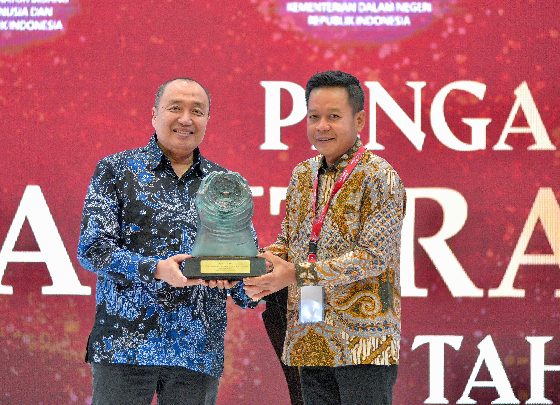 Rektor USU Prof Muryanto Amin Raih Penghargaan Paritrana Awards 2024 dari Wapres Ma’ruf Amin