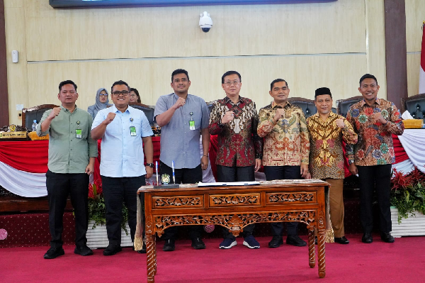 RAPBD Medan 2025 Disahkan, Wali Kota : Jadi Stimulus Tumbuh dan Berkembang Perekonomian