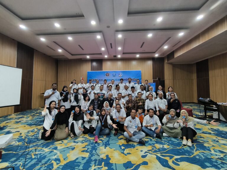 Meraut Ulang Pena Tumpul Jurnalis di Era Kontemporer