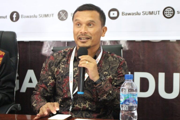 Rapat di Toba, Bawaslu Sumut Ajak Masyarakat Lawan Politik Uang di Pilkada 2024