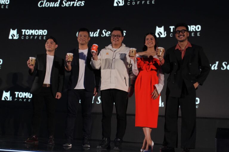 Tomoro Coffe Sukses Jual 40 Juta Cup dalam Setahun, Kenalkan Maudy Ayunda sebagai Tomoro Empowering Officer