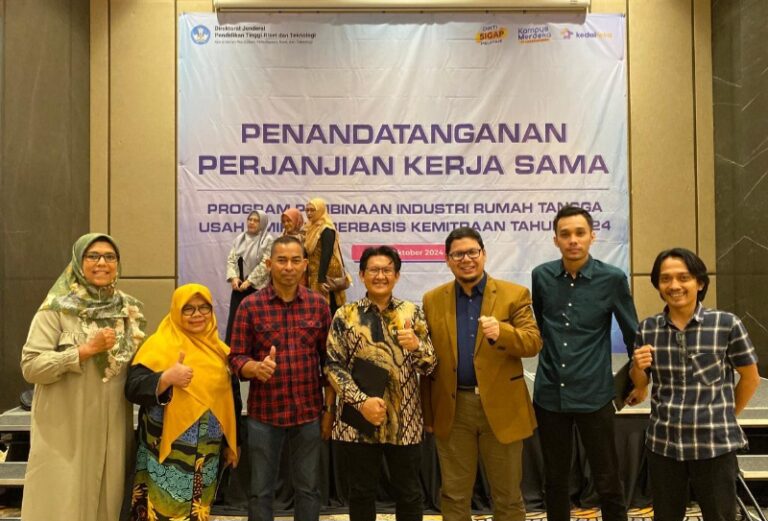 Universitas Dharmawangsa Medan Teken Perjanjian Kerja Sama Program Pembinaan IRT-UM Dengan Dirjen Dikti