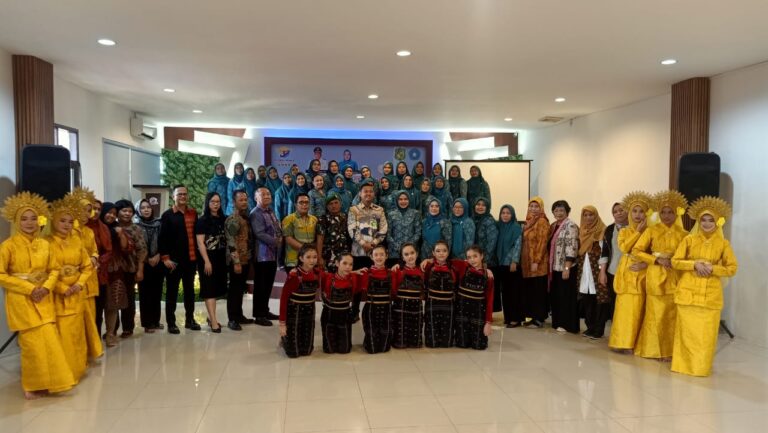 Camat Medan Maimun Peringati Hari Cuci Tangan di Global Prima National Plus School
