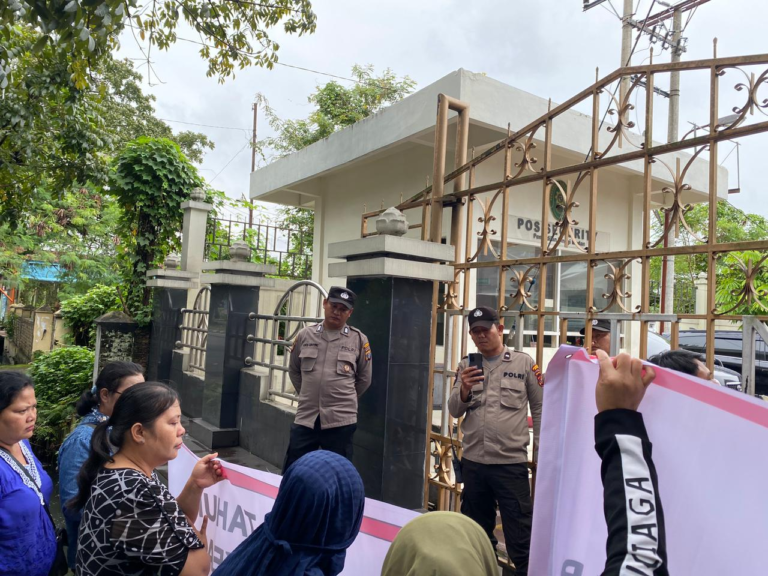 Demo ke PT Medan, Puluhan Eks Karyawan PT Macan Yaohan Tuntut Hak Pesangon