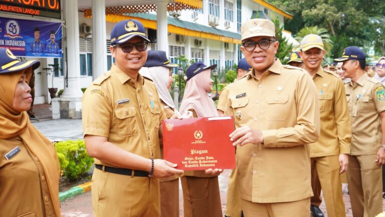 Pj Bupati Langkat Tegaskan Sinergi Program Nasional dalam Apel Gabungan ASN