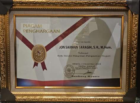 Ketua PN Medan Terima Penghargaan Role Model Pimpinan dari Mahkamah Agung