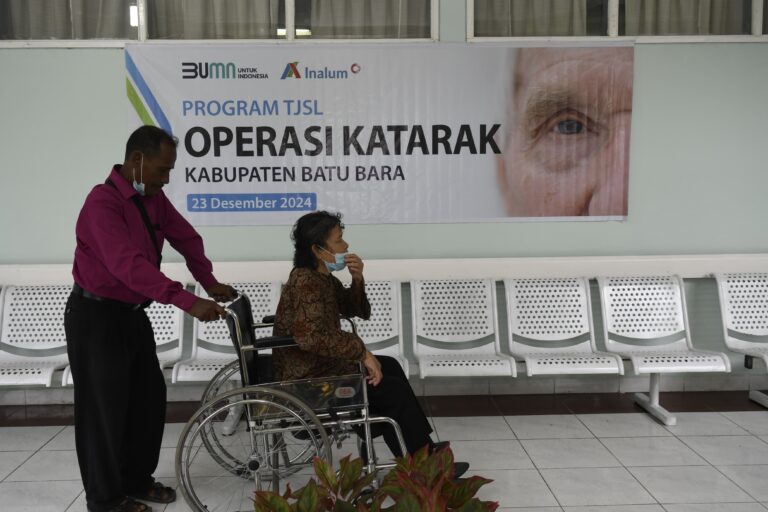 PT INALUM: Membawa Cahaya Baru di Usia Senja Melalui Operasi Katarak Gratis