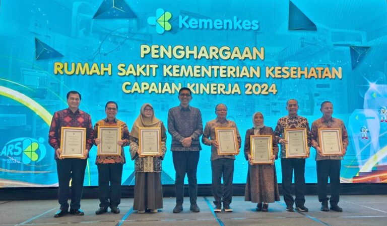 RS Adam Malik Raih 4 Penghargaan dari Kemenkes RI untuk Kinerja 2024