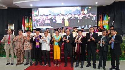 Prof Dr Ivan Elisabeth Raih Guru Besar Harapkan Sumut Tingkatkan Kota Sehat