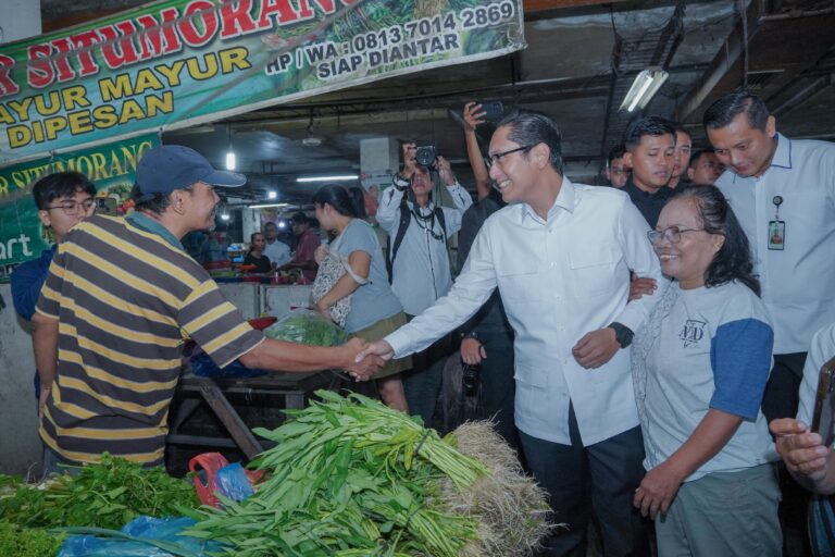 Wali Kota Medan Pantau Harga Bahan Pangan di Pasar Petisah