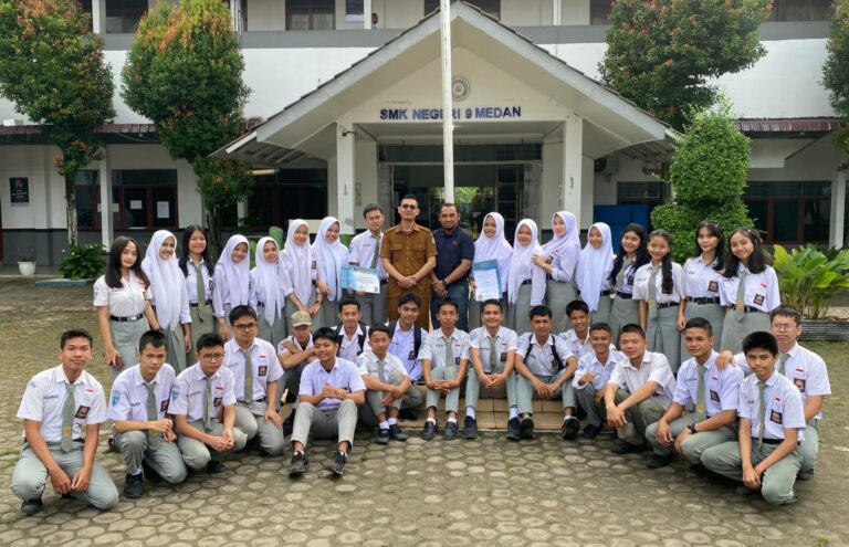 40 Siswa SMKN 9 Medan Melanjutkan Kuliah di PTN