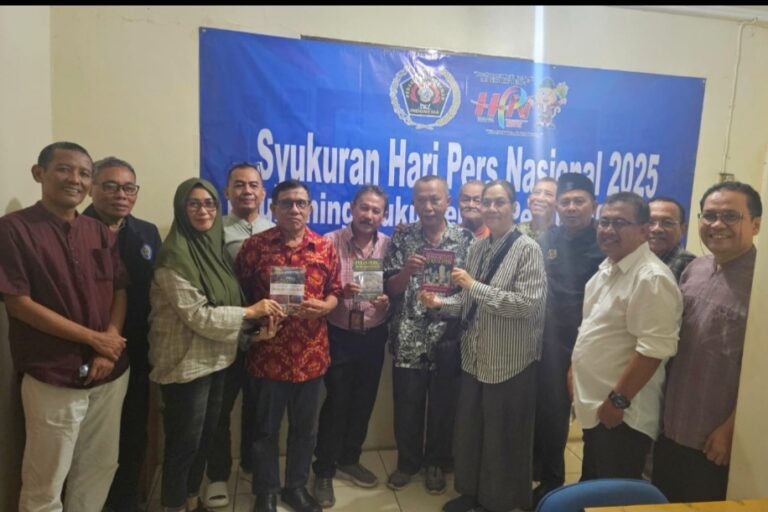 PWI Luncurkan Buku Pernak Pernik HPN 2025