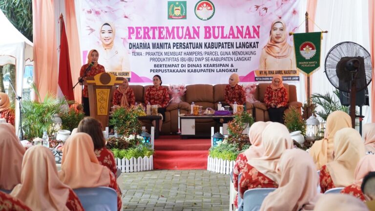 Penasehat DWP Langkat Apresiasi Kreativitas Anggota dalam Pelatihan Hampers