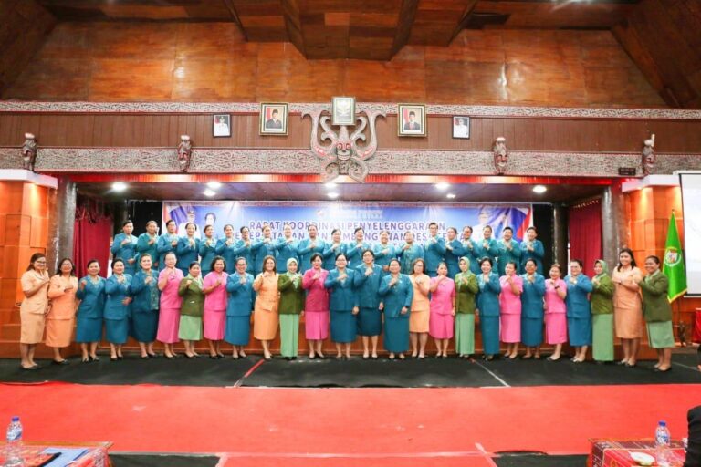 TP PKK Kabupaten Taput 2025 – 2030 Dikukuhkan, Neny Angelina : Jadilah Problem Solver Masyarakat