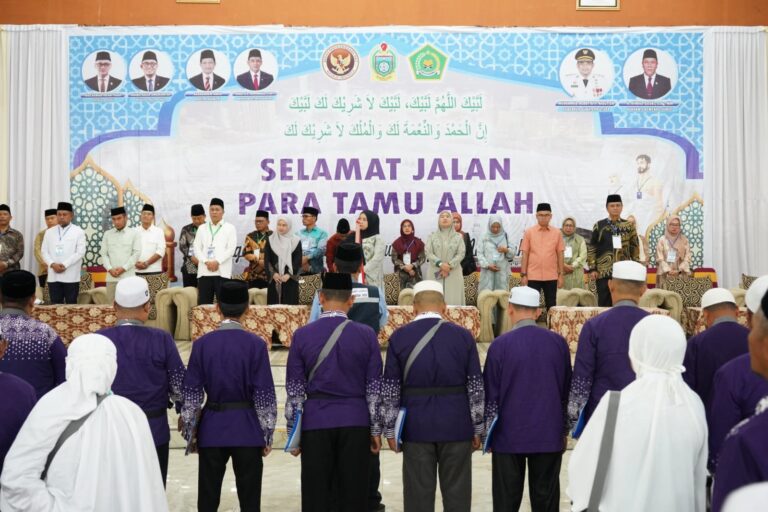 Calhaj Kloter 3 Dilepas Ketua DPRD Sumut dan Ketua PPIH