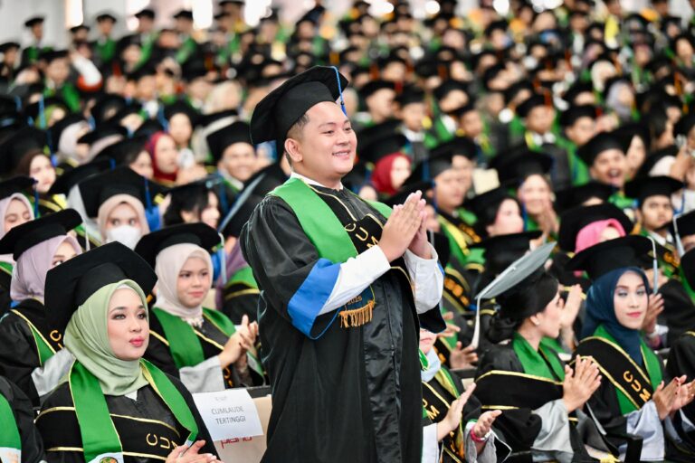 1.898 Wisudawan USU Siap Hadapi Dunia Kerja Digital