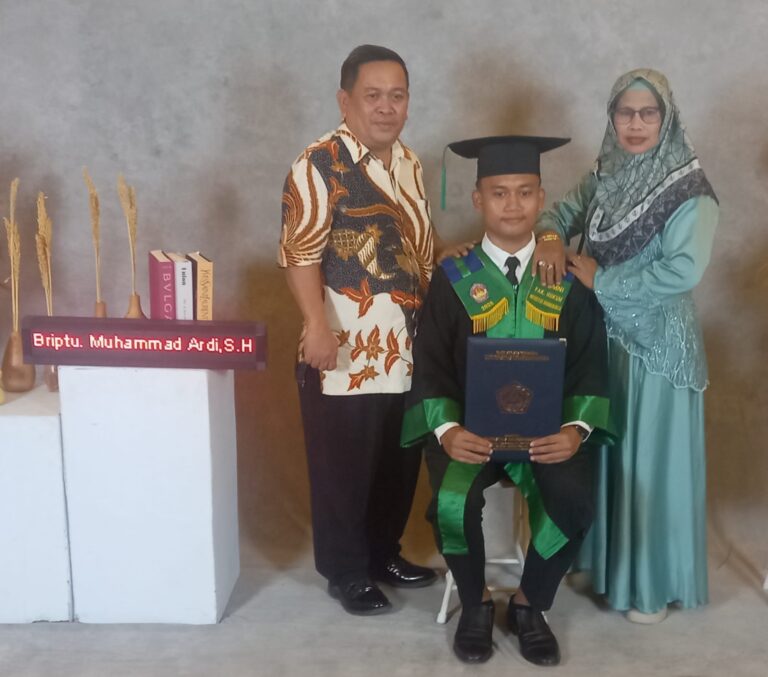Briptu Muhammad Ardi SH Diwisuda di Undhar Medan
