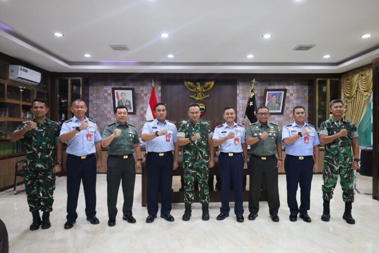 Perkuat Sinergi TNI, Komandan Kosek I Laksanakan Silaturahmi ke Kodam I Bukit Barisan