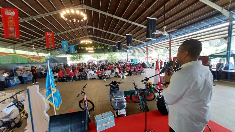 Family Gathering PWI Sumut Banjir Hadiah, Ketua PWI Sumut Kritik Bupati Deli Serdang